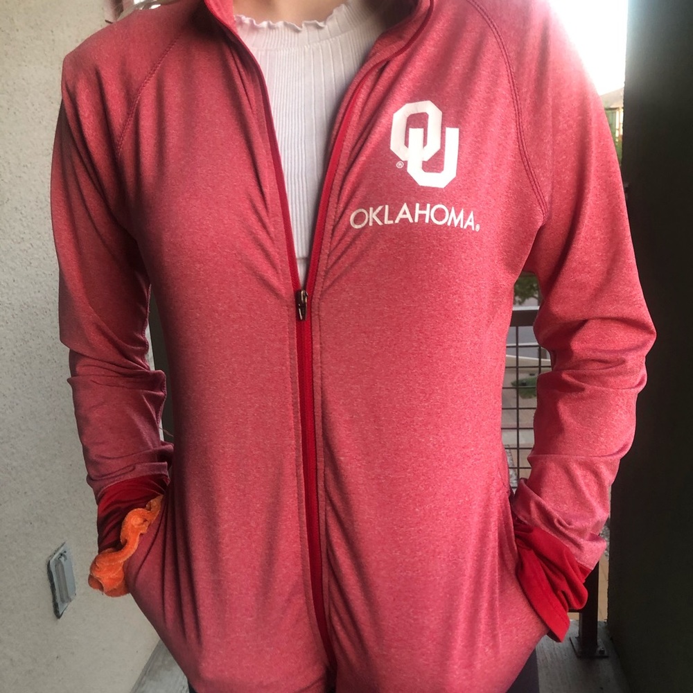 Super cute athletic OU jacket !